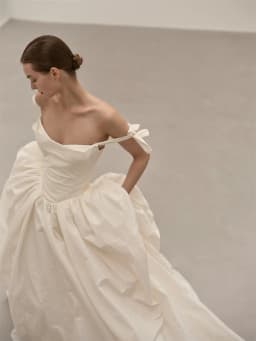 Kyoto Customized White Off Shoulder Satin Wedding Dress Sleeveless vestidos de noche Elegant A-Line Court Train robe de mariée