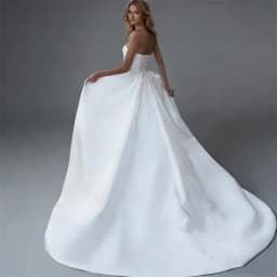 Customized Elegant Simple Satin Pleats Wedding DressesTravel Photography Bride Dress Strapless Korean Style Outward Bridal Gowns