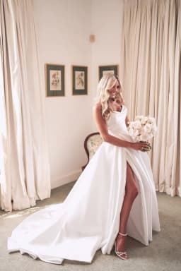 Popular Pleat Sweetheart A Line Wedding Dresses Side Slit Vestido De Noiva Satin Appliqued Women Bridal Dresses Factory Custom