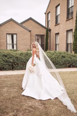 Popular Pleat Sweetheart A Line Wedding Dresses Side Slit Vestido De Noiva Satin Appliqued Women Bridal Dresses Factory Custom