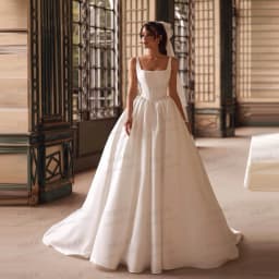 Simple Boat Neck Wedding Dresses Women's Backless Sweep Train Satin Sleeveless Formal Bride Gowns Vestidos De Novia Customized
