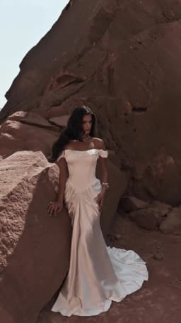 Mermaid Satin Wedding Dress Customized Off Shoulder Sweetheart Backless Bridal Gown Floor Length Custom Train