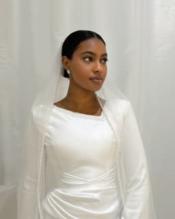 Popular Long Sleeves Unique Neckline Satin Mermaid Wedding Dresses With Detachable Train Custom Made 2025 Vestido De Noival