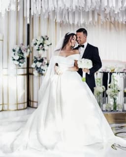 Customized Luxury White Satin Ball Gown Wedding Dress Off The Shoulder Sweep Train Appliques Bride Dresses Vetidos de novia