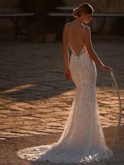 Dazzling Mermaid Floral Lace Wedding Gown For Women Delicate Strapes Backless Bridal Romantic Customized Sleeveless Bride Dress