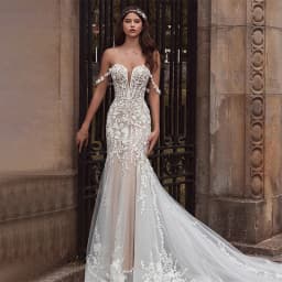 Customized Modest Sweetheart Neckline Wedding Dresses Off The Shoulder Lace Appliques Sweep Train Mermaid Bridal Gowns