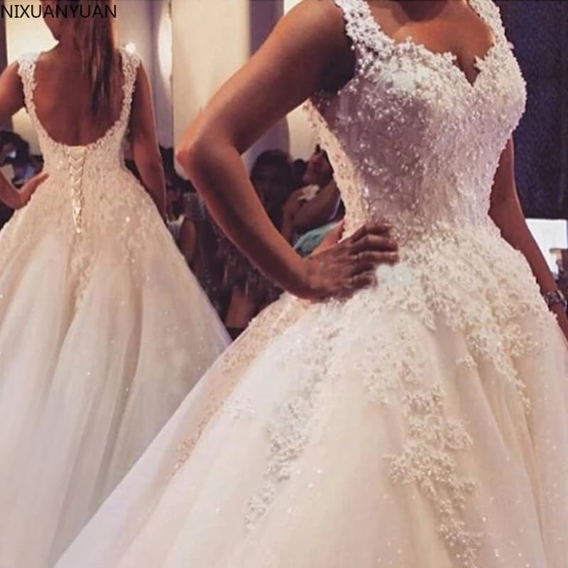 V-neck Princess Ball Gown Wedding Dress with Tiered Tulle Skirt White Bride Dress Lace Bridal Gowns 2025 Customized
