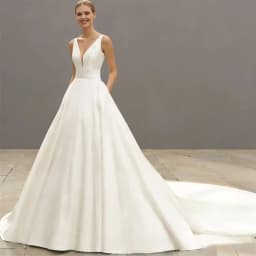 Customized Elegant Simple Satin V-Neck Wedding Dress for Bride A-Line Sweep Train Bridal Gown Bow Vestidos De Novia with Pockets