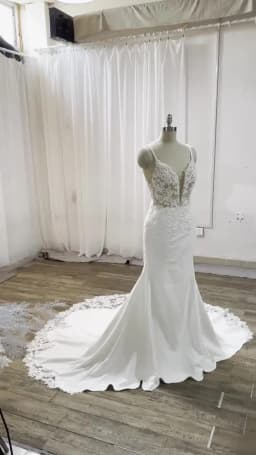 Luxurious Lace Appliques Beading Mermaid /Trumpet Wedding Dresses Chapel Train Custom Made Floor-Length V-Neck Spaghetti Straps