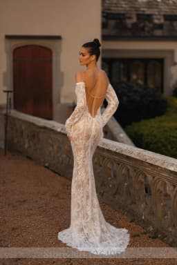 Customized Luxury Lace Pleated Mermaid Beaded Wedding Dress for Women Backless Long Sleeve Wedding Bridal Gown