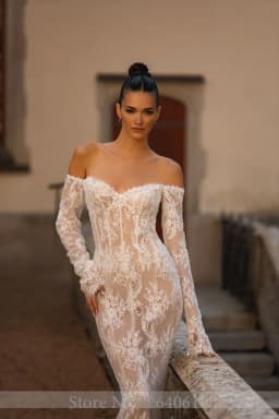 Customized Luxury Lace Pleated Mermaid Beaded Wedding Dress for Women Backless Long Sleeve Wedding Bridal Gown