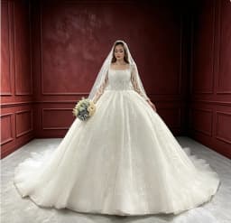 Customized Wedding Dress Luxury Square Neck Long Sleeves Lace Appliques Ball Gown With Veil Cathedral Train Made Bridal For Brid