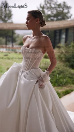 Moonlight Vintage A-line Wedding Dresses for Women Lace up Sleeveless no gloves Court Train Robe De Soiree De Mariage Customized