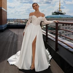 Customized Sweetheart Neckline Long Sleeves A-Line Wedding Dress Zipper Back Floor Length Side Slit Sweep Train Gown For Bride