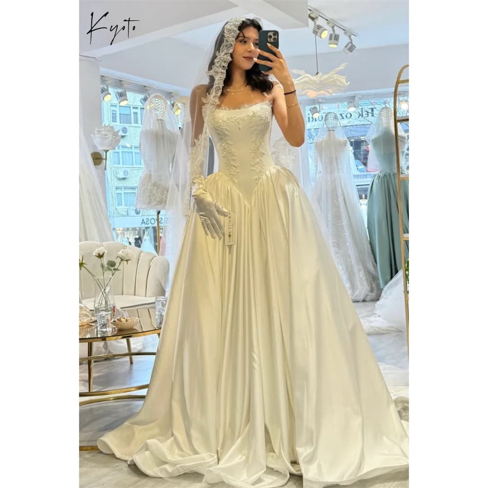 Kyoto Customized White Sleeveless Wedding Dress Strapless Satin Court Train vestidos de noche Elegant A-Line robe de mariée 2026