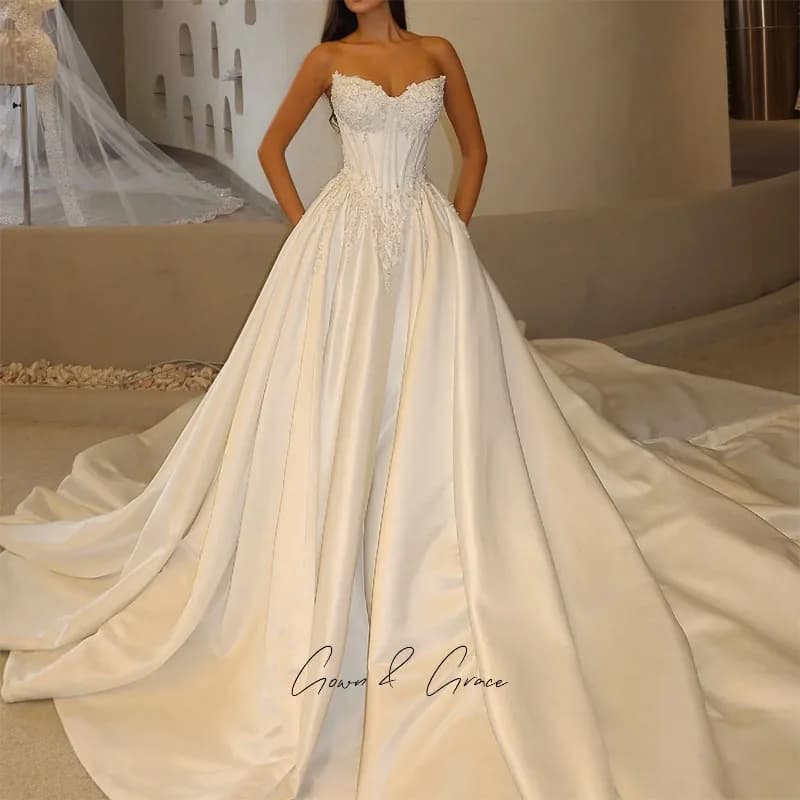 Gwn&Gce Elegant Pearls Strapless Wedding Dress Delicate Princess Women Buttons Back Bride Dress Court Train Ball Gown Customized