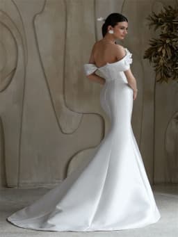 Customized Off Shoulder Sweetheart Neckline Satin Mermaid Wedding Dress Lace-up Back Floor Length Sweep Train Gown For Bride