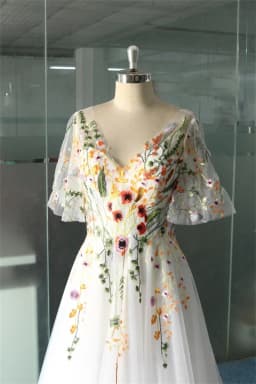 Kyoto Customized V Neck Embroidered Flowers Wedding Dress A-line Short Sleeves vestidos de novia Floor-length Evening Dresses