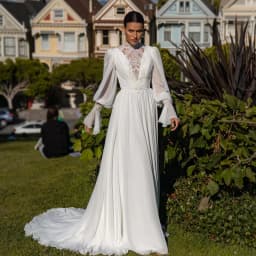High Neck Applique Chiffon Wedding Dress Long Flare Sleeve Pleat A-Line Vintage Floor Length Button Customized Robe De Mariée