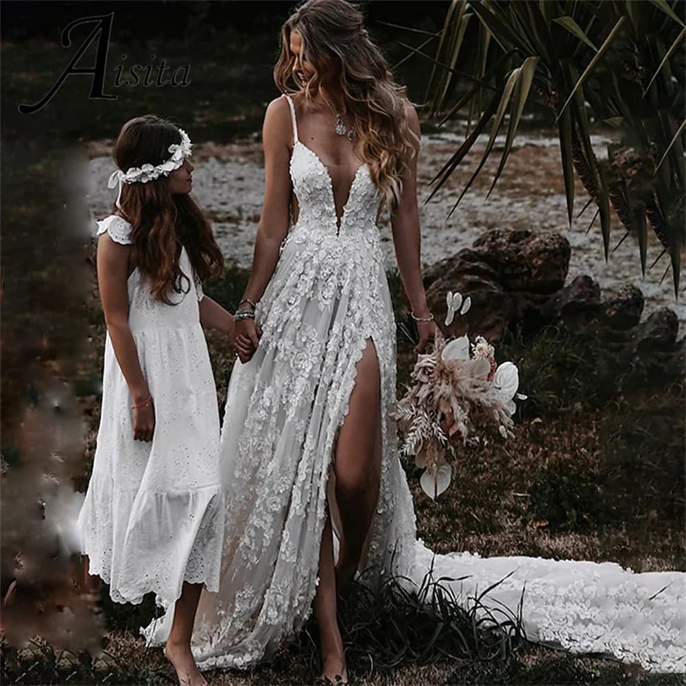 Customized A-Line Bride Dresses V Neck Spaghetti Strap Court Train Lace Wedding Dress For Woman Wedding Dress Vestidos De Novia