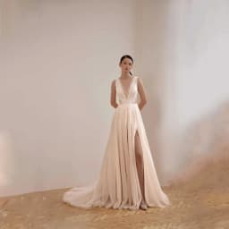 Customized High Quality Sexy White Elegant Chiffon Wedding Dresses V-neck Appliques Prom Gown A-line for Floor Length New Style