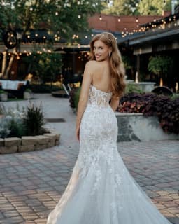 CHANDELA Charming Strapless Wedding Dress Woman Bride Bling Tulle Appliques Zipper Sweep Train Robe De Soiree Customised