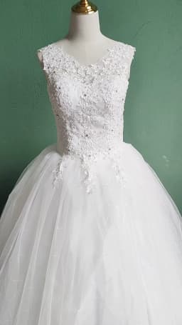 2026 Sexy V-neck Lace Wedding Dress Sleeveless Floral Print Ball Gown Wedding Dress Fashion Simple Estidos  Noivas Customized