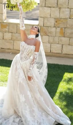 Tokyo Customized Elegant Strapless Wedding Dresses Detachable Sleeves Back Zip Lace Bridal Gowns 2025 White A-Line Wedding Gowns