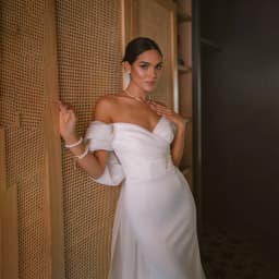 Off Shoulder Sweetheart Satin Mermaid Wedding Dress Backless Bow Long Train Minimalist Bridal Gown Custom Beach Garden Weddings