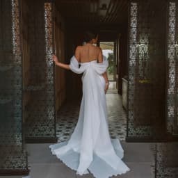 Off Shoulder Sweetheart Satin Mermaid Wedding Dress Backless Bow Long Train Minimalist Bridal Gown Custom Beach Garden Weddings