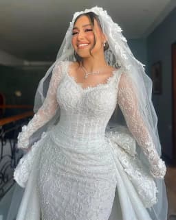 Customized Gorgeous Scoop Neck Crystals Mermaid Wedding Dress Chapel Train Robe De Mariée Plus Size Flower Bridal Gowns