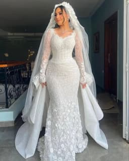 Customized Gorgeous Scoop Neck Crystals Mermaid Wedding Dress Chapel Train Robe De Mariée Plus Size Flower Bridal Gowns