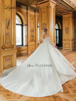 Liyuke Beauty Beading Pearls Ball Gown Princess Wedding dress Off Shoulder Full Sleeves Sparking Lace Court Train Bridal Gowns