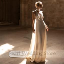 Chic Sleeveless Halter Wedding Dress High Neck Sexy Open Back Bridal Floor Length Sheath Pleat Beach Marriage Custom Gowns