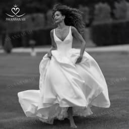 Elegant Sleeveless A-line Wedding Dress V-neck Backless Princess Vestido De Novia Swansarah W349 Customized Party Bride Gown