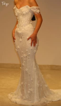 Tokyo White Elegant Off Shoulder Customized Wedding Party Sleeveless 3D Flower Bridal Gown Mermaid Court Train Wedding Gown 2026