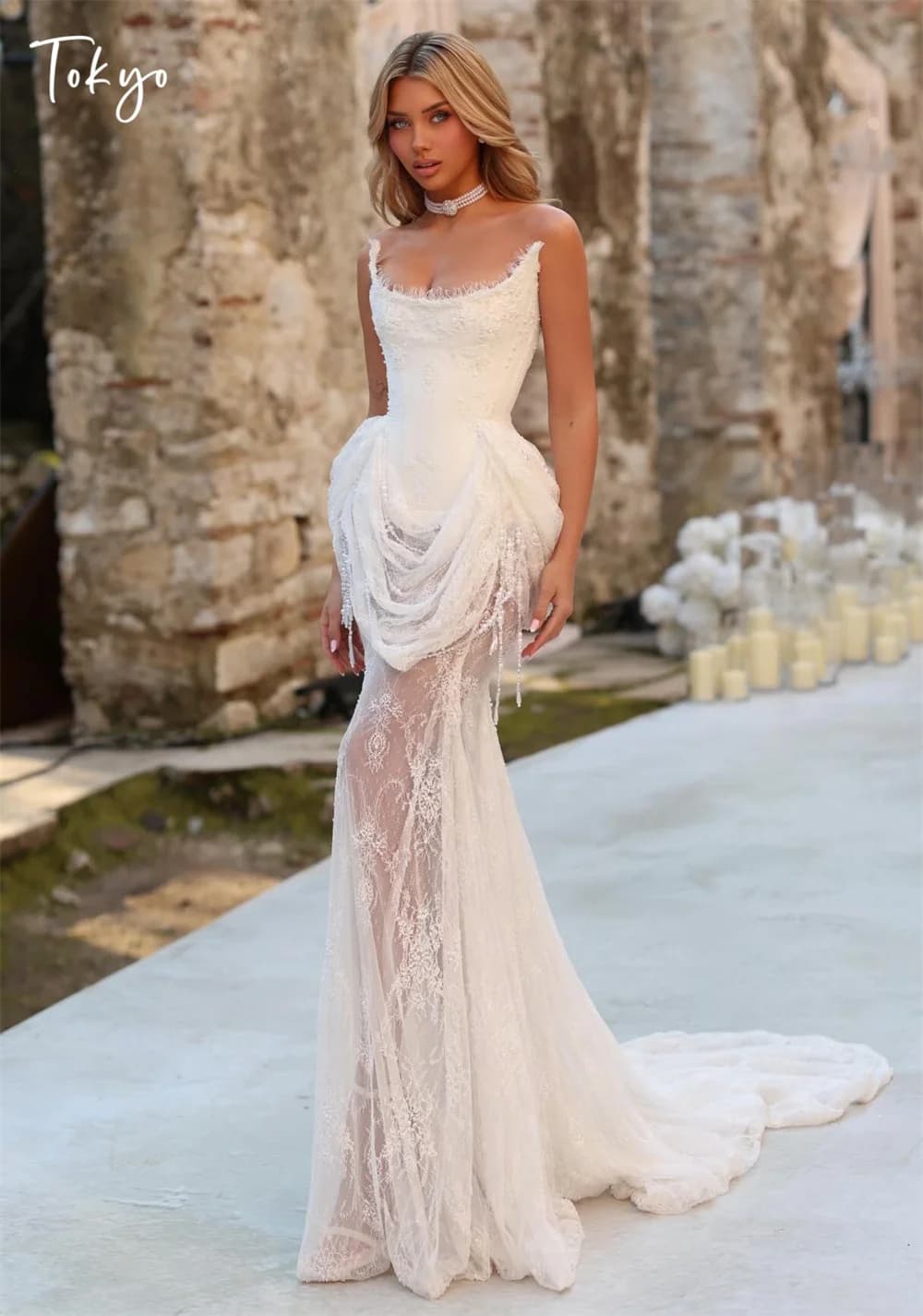 Tokyo Customized White Lace Strapless Neck Wedding Dresses Sleeveless Zip Back Bridal Gown 2026 Elegant Mermaid Wedding Gown