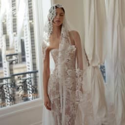LSYX 2026 Trendy Strapless Sweetheart Neckline Lace Veil Mermaid Wedding Dress Long Train Matching Elegant Romantic Bridal Gowns
