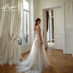 LSYX 2026 Trendy Strapless Sweetheart Neckline Lace Veil Mermaid Wedding Dress Long Train Matching Elegant Romantic Bridal Gowns