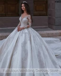 Customized Charming Wedding Dresses Sheer Neck Appliques Beads Sweep Floor Princess Robe De Mariée