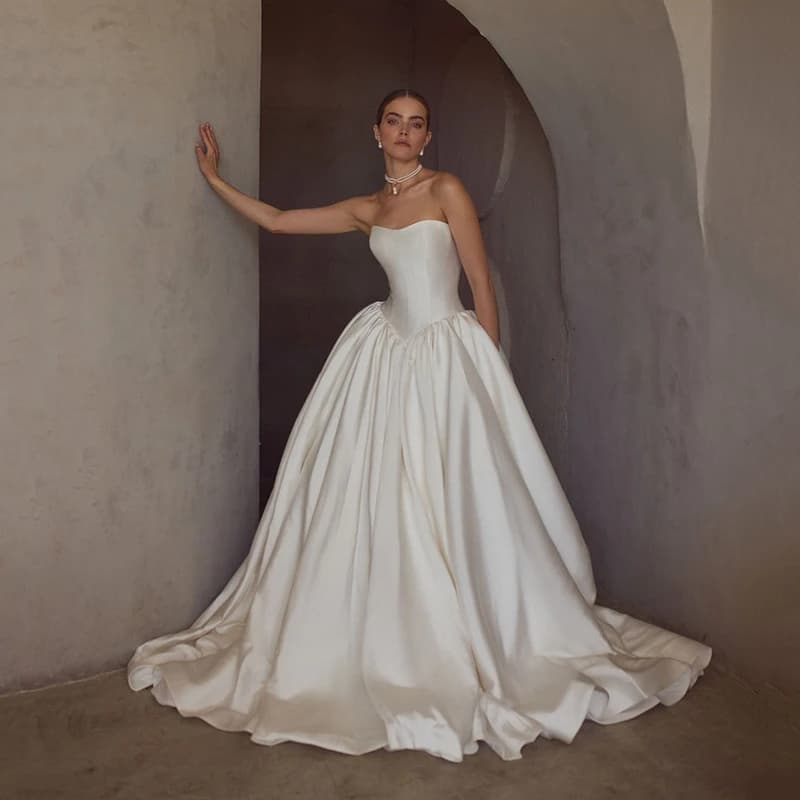Eightree 2026 A-Line Wedding Dresses Sweetheart Sweep Train Satin Bridal Dress Formal White Wedding Ball Prom Gowns Customized