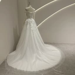 SL-9430 Customized 2025 Sweetheart Bride Wedding Dress Lace Appliques Beading Bohemian Backless Lace up Gown Beach Dress
