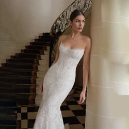 Elegant French Lace Mermaid Bridal Gown Strapless Scallop Low Back Long Train Ivory Slim Wedding Dress Custom Vestido De Novia