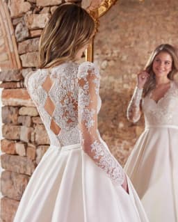 SoDigne Elegant Women Wedding Dresses With Pocket V Neck Long Sleeves Appliques Bride Dress Satin Long Bridal Gowns Customized