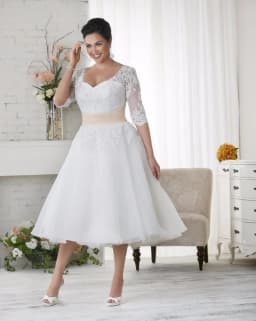 Customized Tea Length Plus Size Vintage Wedding Dresses Half Sleeves Appliques Lace Beaded Women Bridal Gown Vestido De Noiva