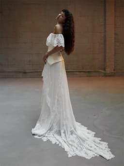 Tokyo Gothic Off Shoulder Lace Bohemian Wedding Dress Tiered Corset Bridal Gown Vintage Romantic Forest Beach Elopement Gowns