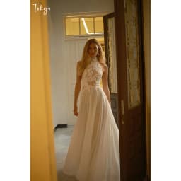 Tokyo Customized Flowing Draped Chiffon Wedding Dress Halter Neck vestidos de noche Large Floral Lace Appliques Evening Dresses