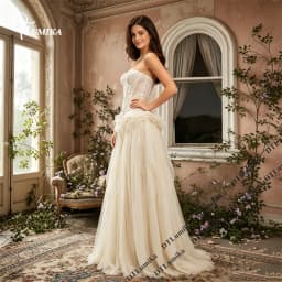 Sweetheart Tulle Ball Gown Wedding Dress Strapless Princess Bridal Gown Lace-Up Back Vintage Customized Dress for Bride Ceremony