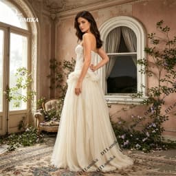 Sweetheart Tulle Ball Gown Wedding Dress Strapless Princess Bridal Gown Lace-Up Back Vintage Customized Dress for Bride Ceremony