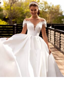 LORIE Princess Wedding Dress A Line Beaded Lace Appliques Bride Dresses Illusion Back Party Dress Long Train Wedding Gowns